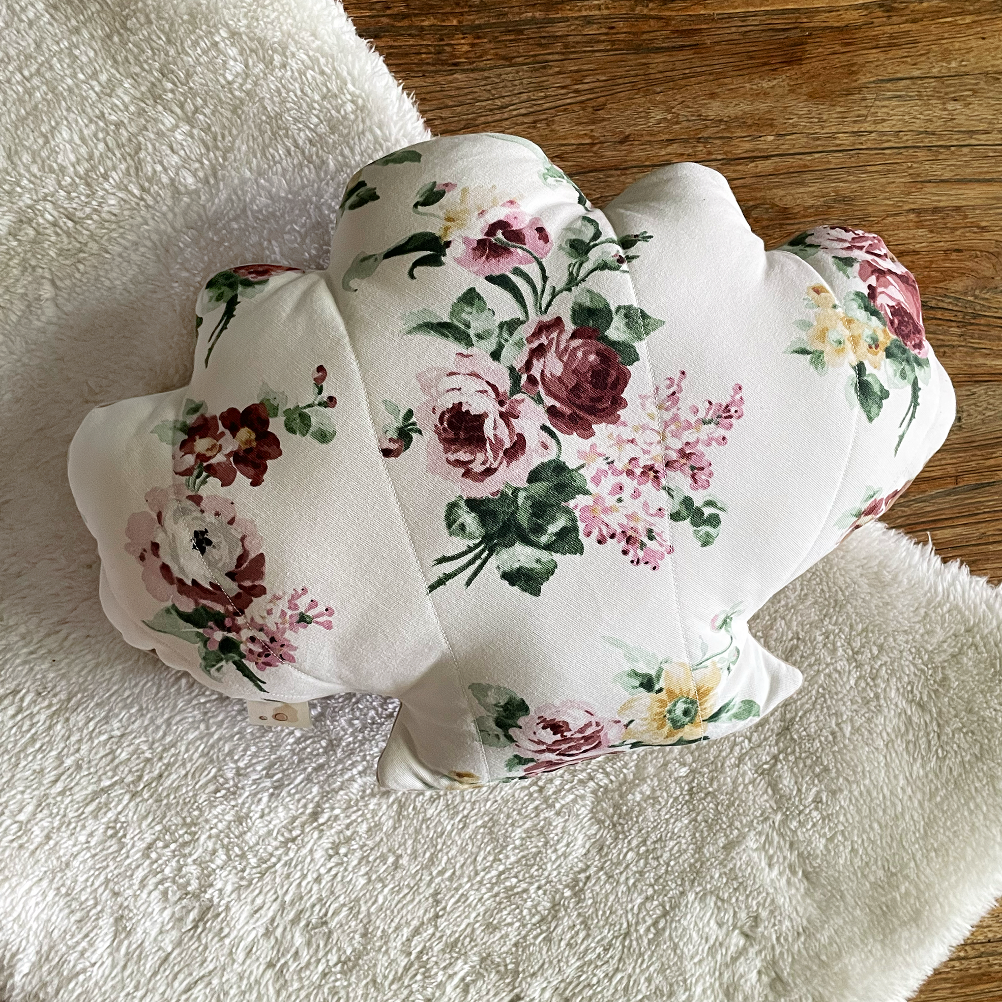 Handvoll Glück | Kissen | Muschel | Rosa | Baumwolle & Samt | 35 cm x 45 cm